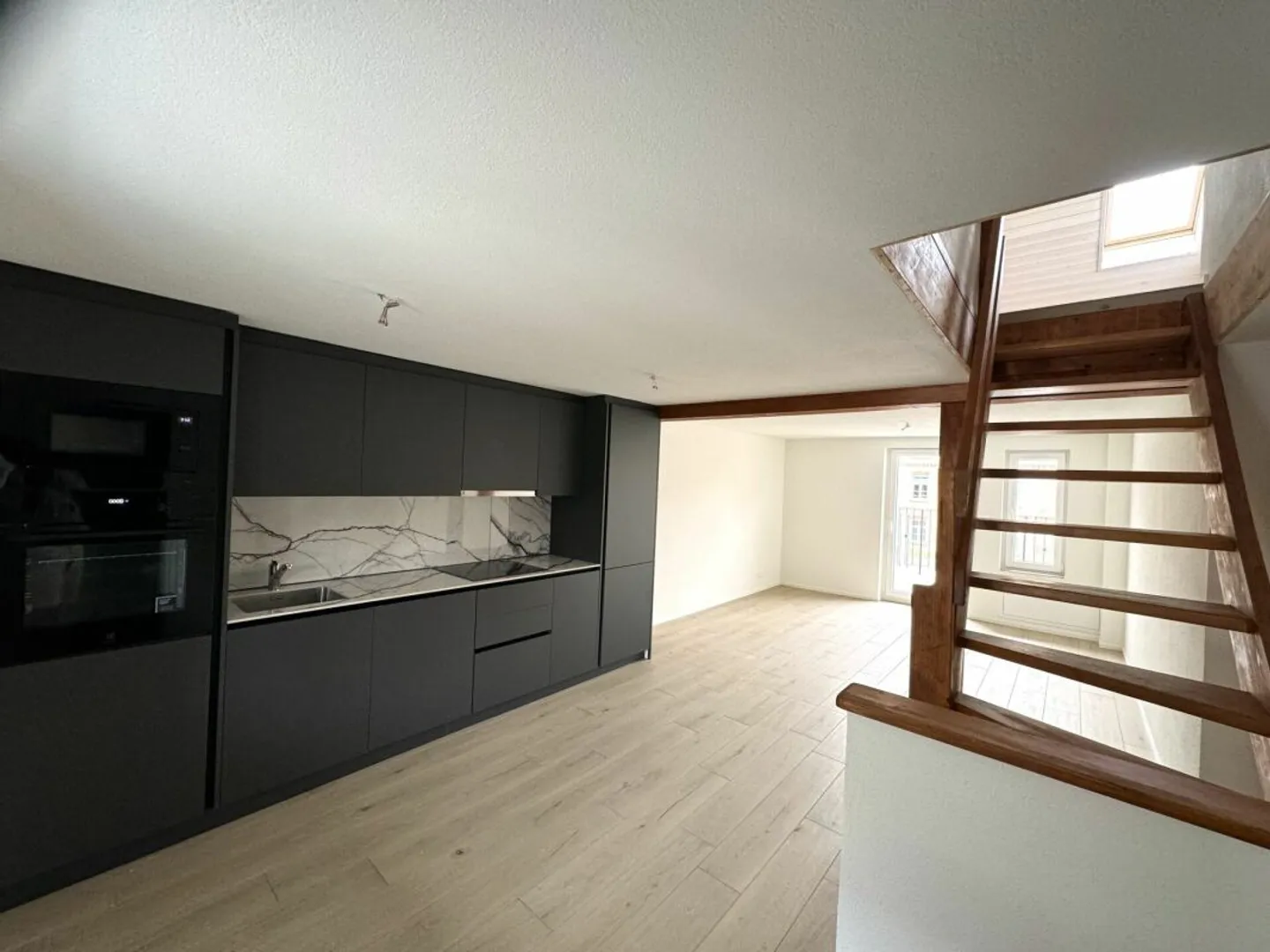 4 1/2 - Zimmer-Dachmaisonette-Wohnung - Photo 2 of 9