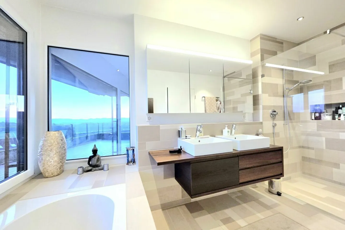 Maisonette-Attique exclusive avec de grandes terrasses et une vue fantastique - Photo 5 sur 11