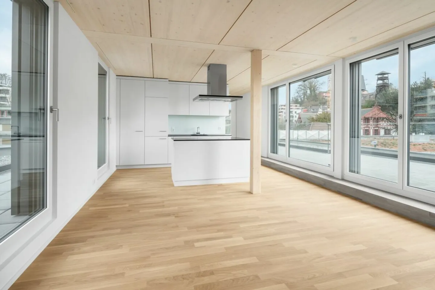 Appartement penthouse exclusif avec une vue magnifique sur la ville de Lucerne - Photo 2 sur 12