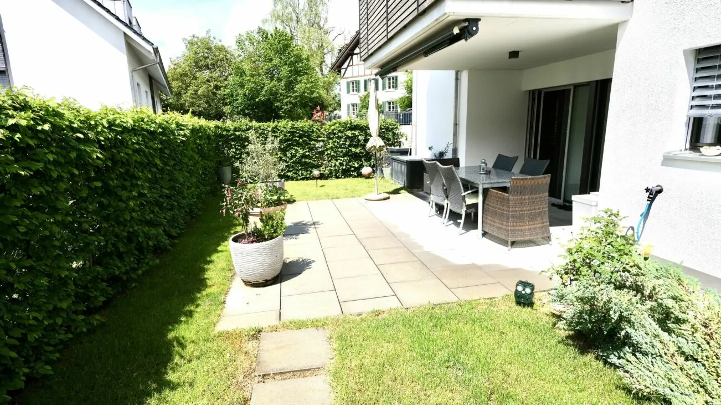 Appartamento giardino esclusivo a Glattfelden - Foto 2 di 13