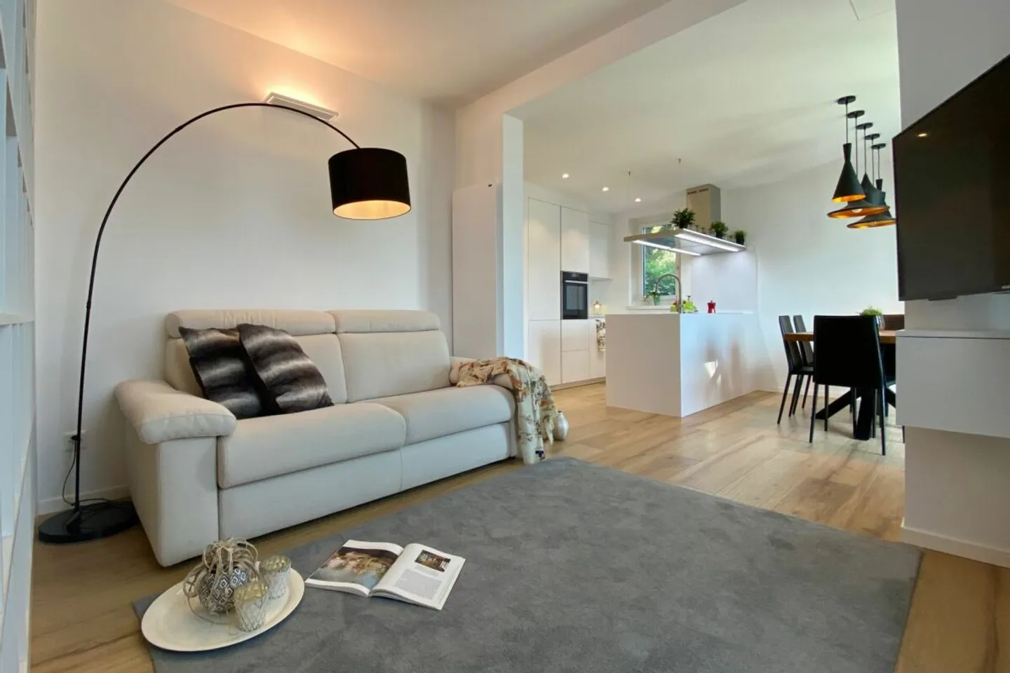 Elegante "Pied a terre" in una posizione tranquilla e soleggiata - ideale per gli utenti dei mezzi pubblici - Foto 6 di 13