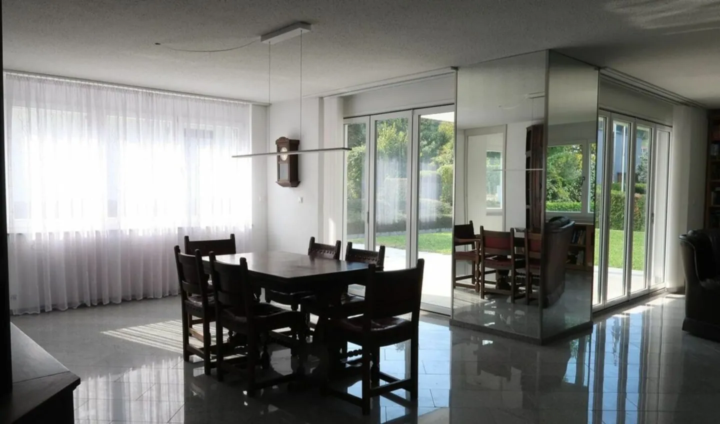 Ampia casa familiare con giardino - Foto 5 di 11