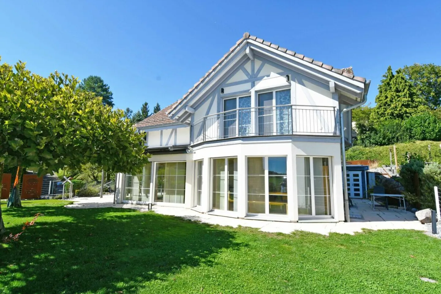 Well-maintained 5.5-room single-family house with beautiful garden - Photo 1 of 13