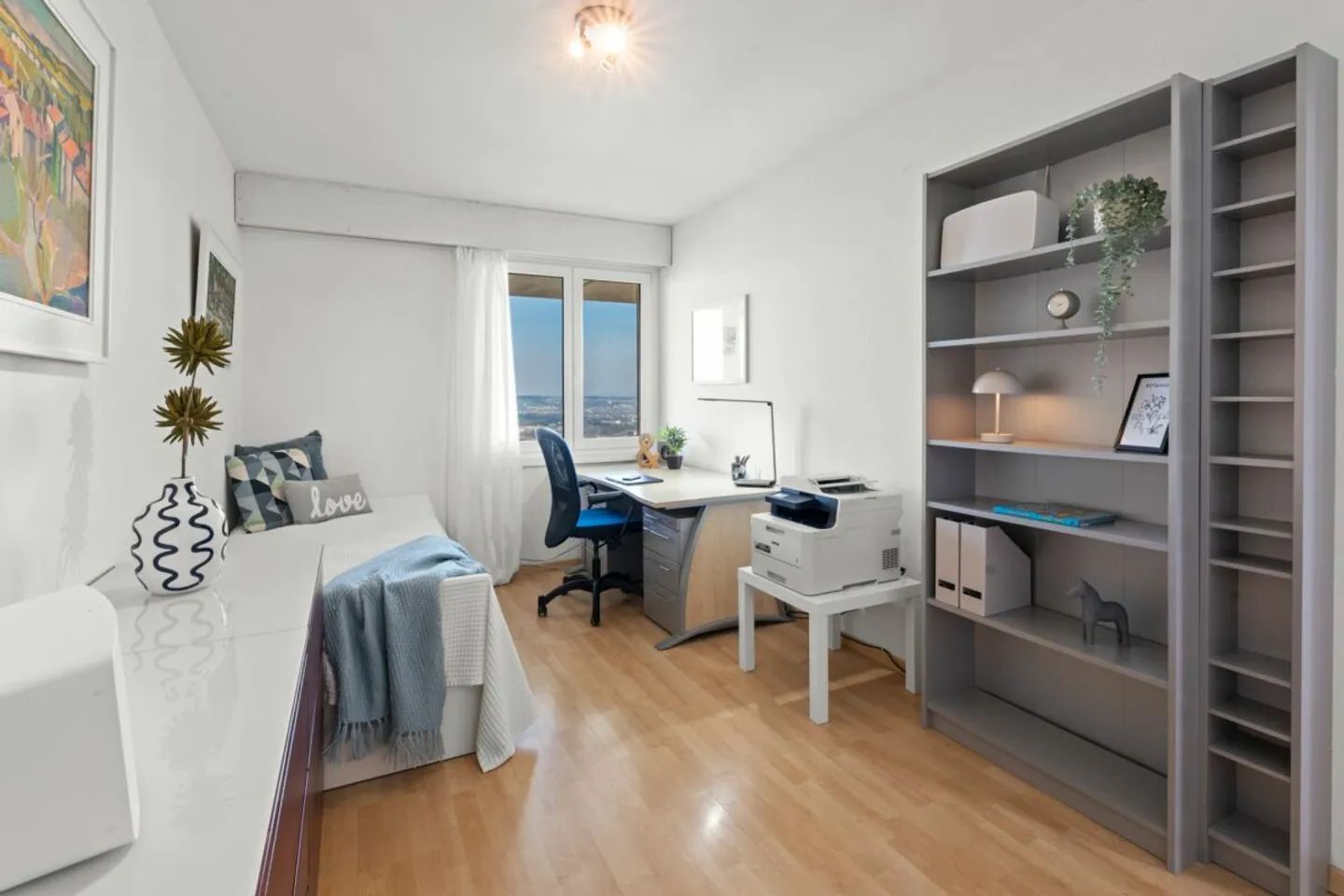 Maison individuelle jumelée de 5,5 pièces presque neuve dans un emplacement de choix - Photo 8 sur 13