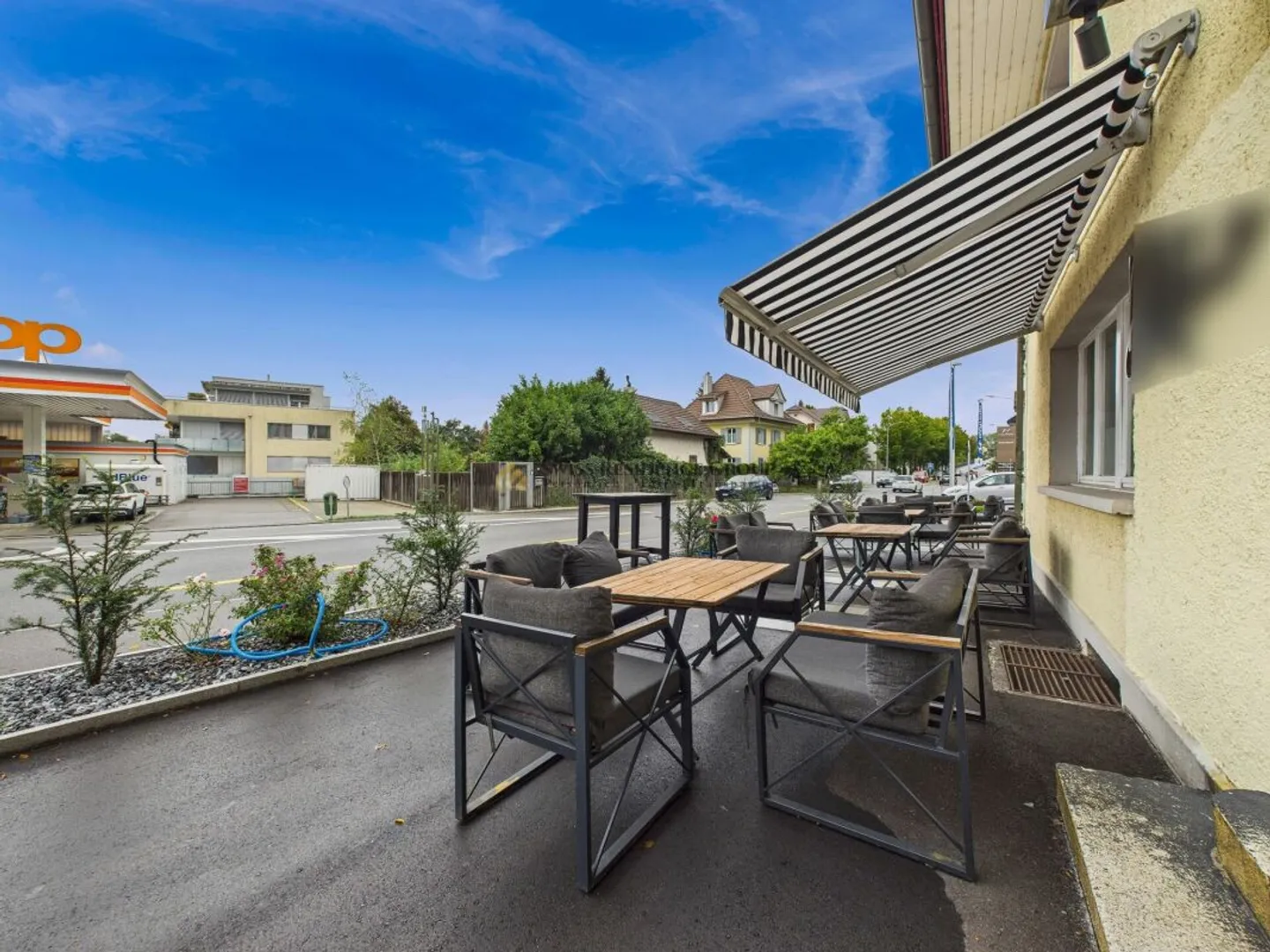 Attraktive Gastro-Location mit grosser Terrasse und TOP Einrichtung! - Foto 3 von 13