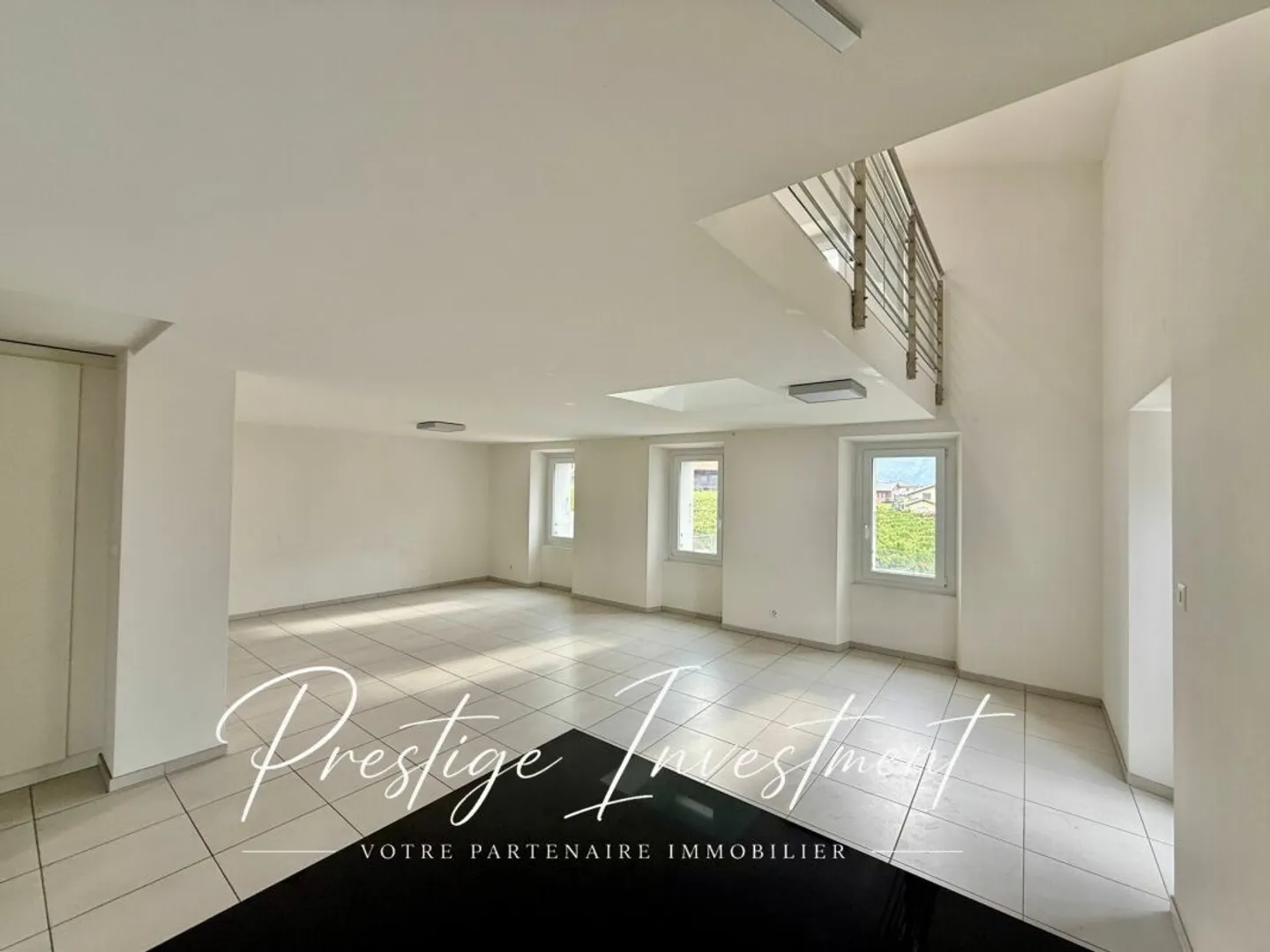 ATTICO - DUPLEX DI 4,5 STANZE & 188 M2 - LEYTRON - Foto 5 di 13
