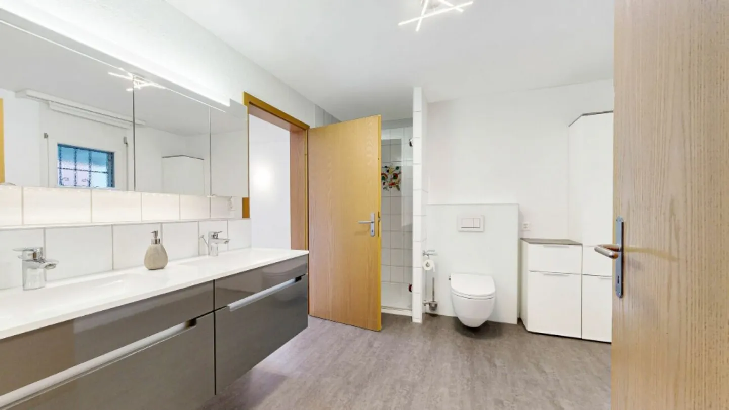 Well-maintained condominium in a wonderful location - Photo 10 of 13