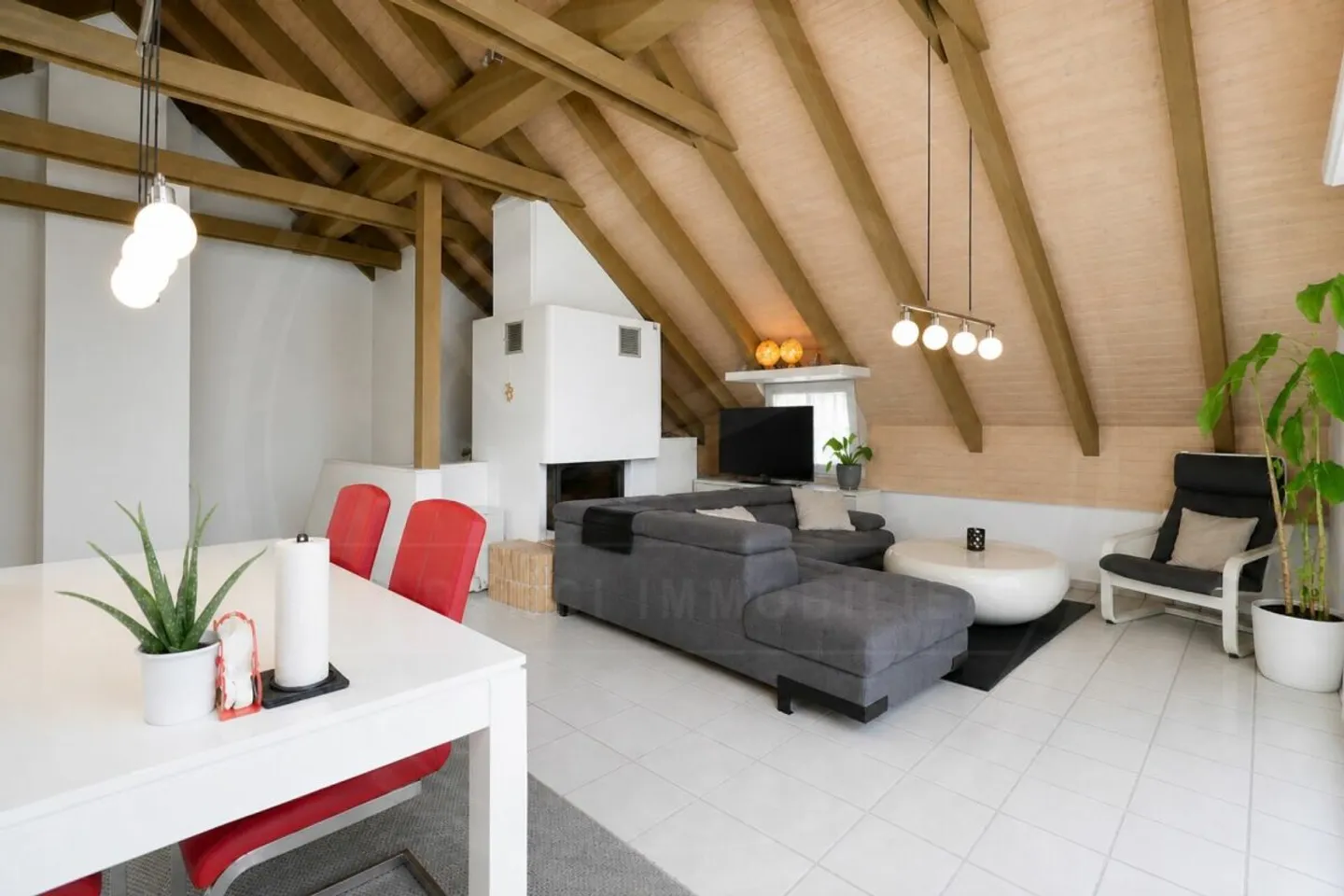 4½-Room Maisonette Apartment with Special Living Character for Sale in Oberrohrdorf - Photo 2 of 13