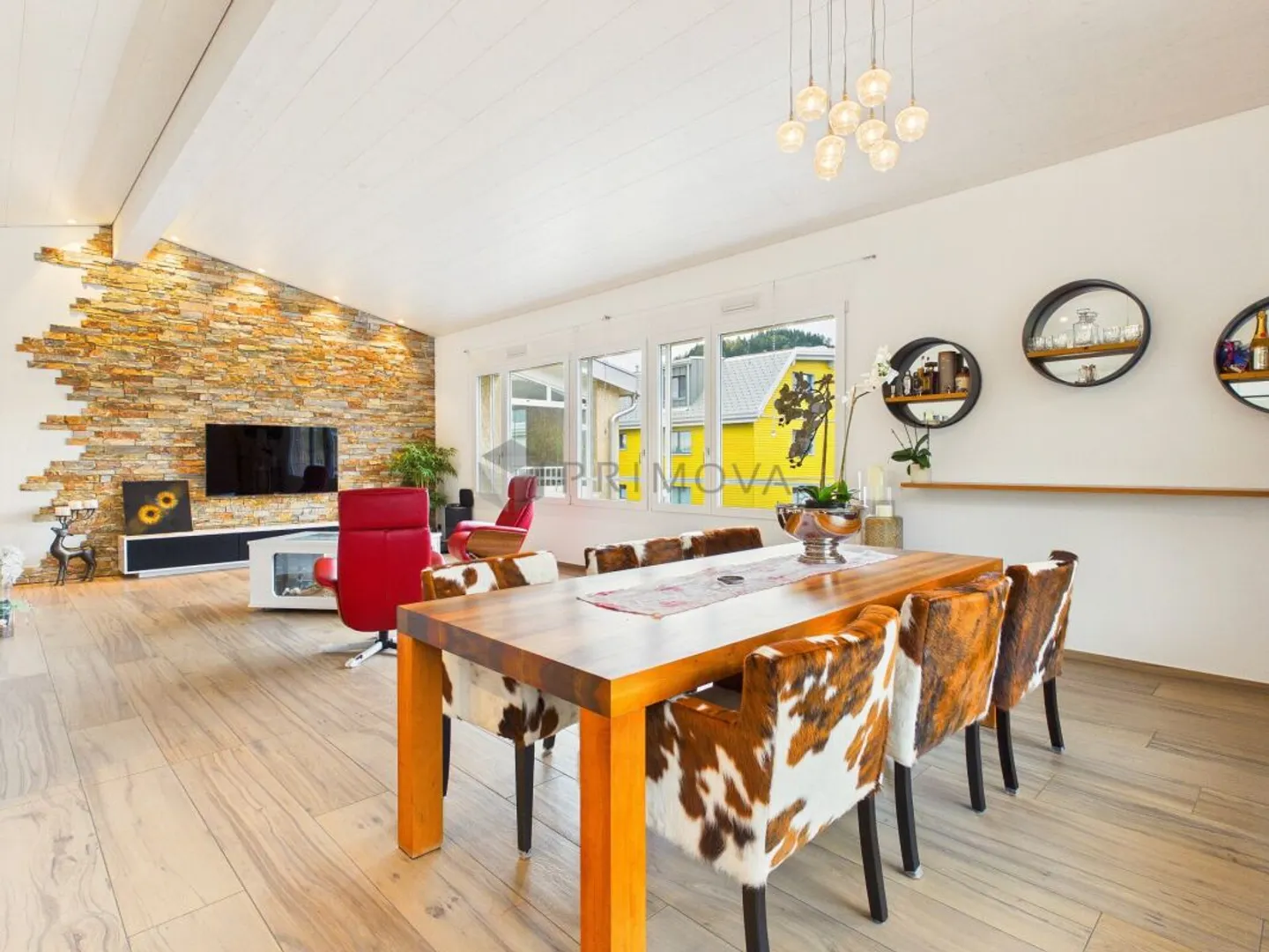 Votre maison luxueuse : Élégant rêve de 4,5 pièces avec une hauteur sous plafond de 6 m, salle de bain spa attenante et loggia vitrée - Photo 1 sur 13
