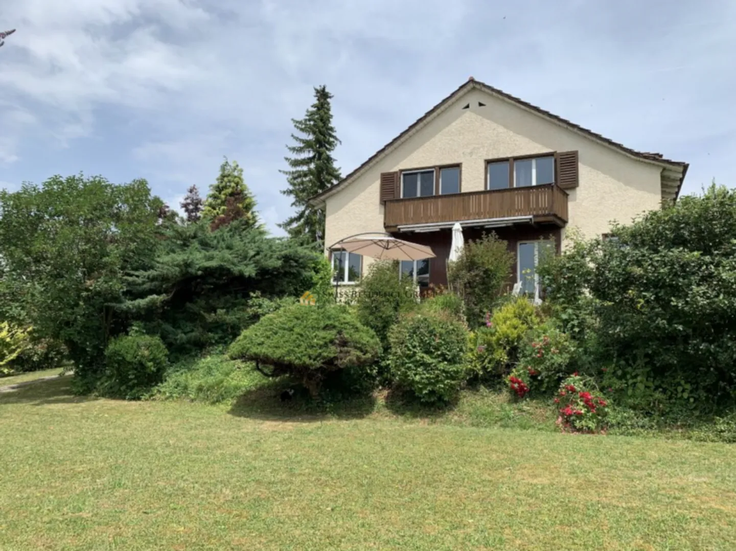 View of the Alps in a southern slope location with a dream garden - Photo 2 of 13