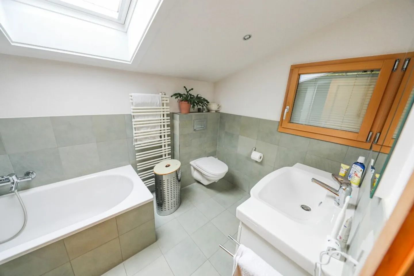 Bellissimo chalet alpino con garage e vista panoramica - Foto 3 di 11