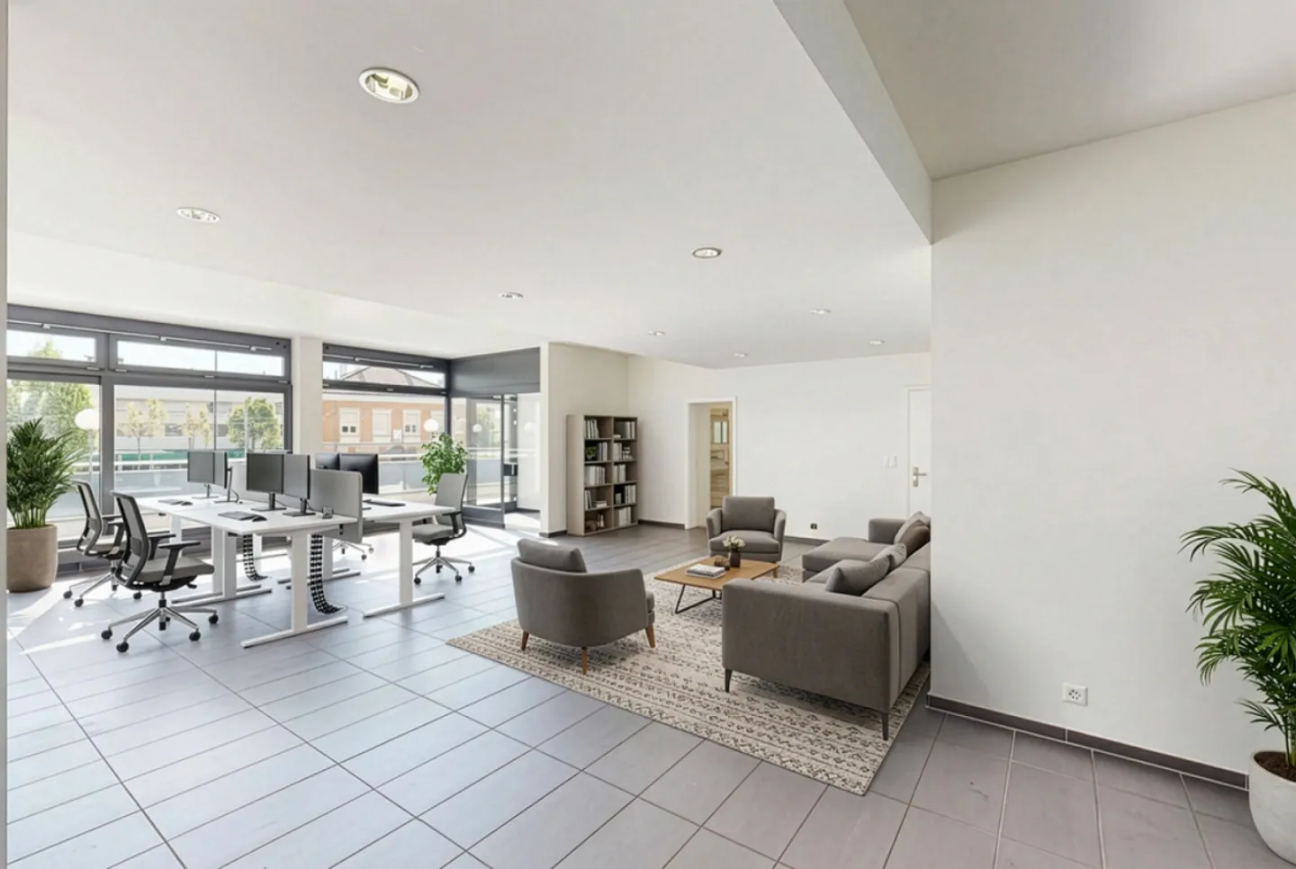 Spazio ufficio / negozio attraente al piano terra con terrazza e magazzino - Foto 1 di 12