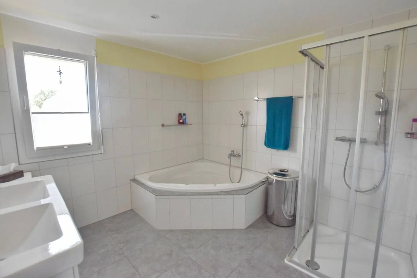 Appartement mansardé de 4.5 pièces avec grenier aménagé - Photo 10 sur 12