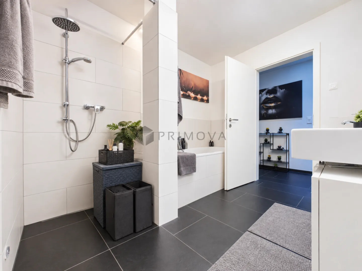 Vie ensoleillée avec vue et terrasse privée de 50m² - Photo 11 sur 13