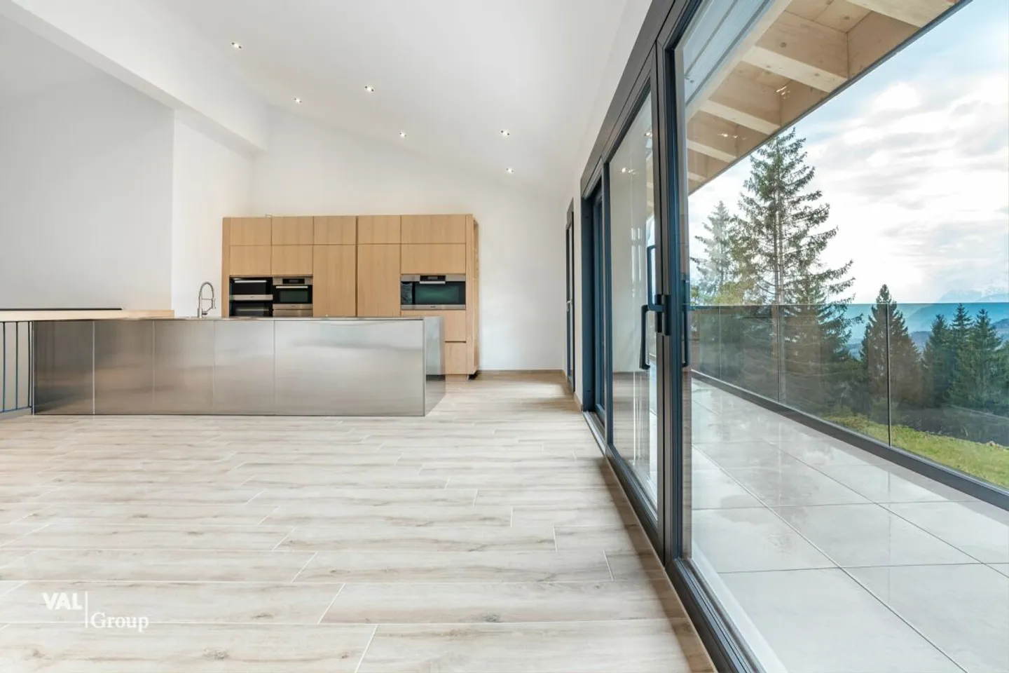 Modern architecture and stunning view of the Valais Alps - Photo 4 of 13