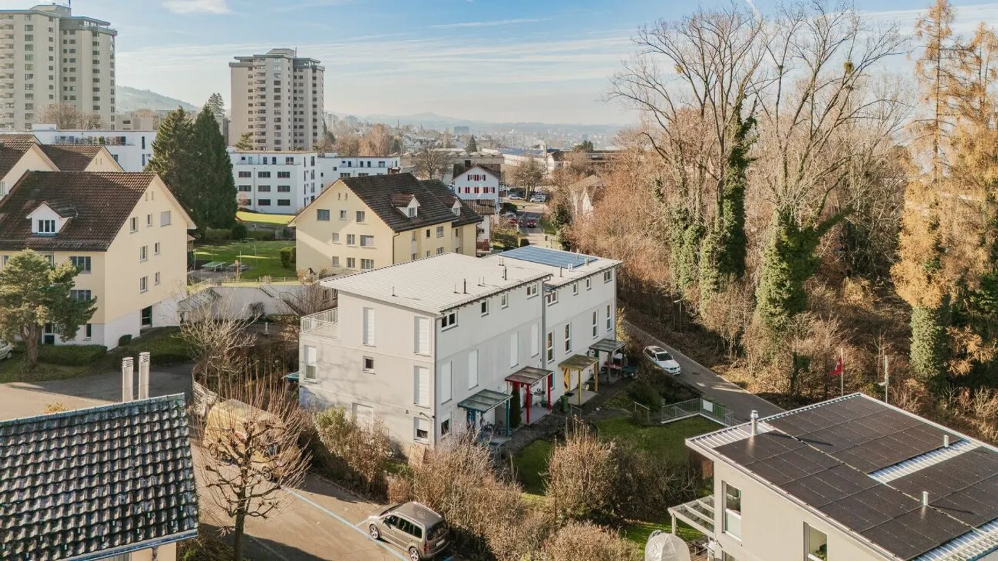 Modernes Reihenhaus in Seenähe - Foto 3 von 13