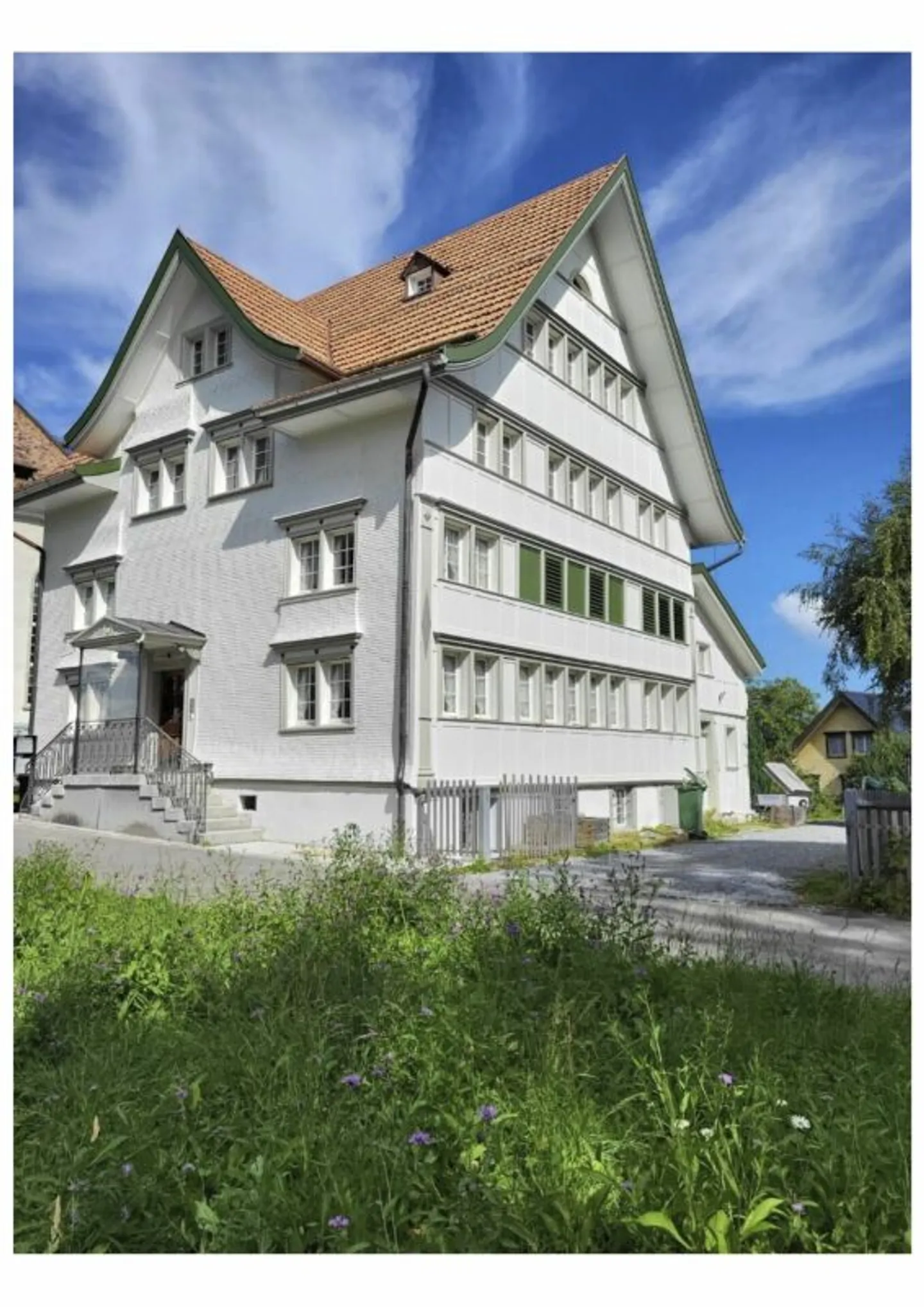 Charmantes Mehrfamilienhaus - Foto 2 von 6