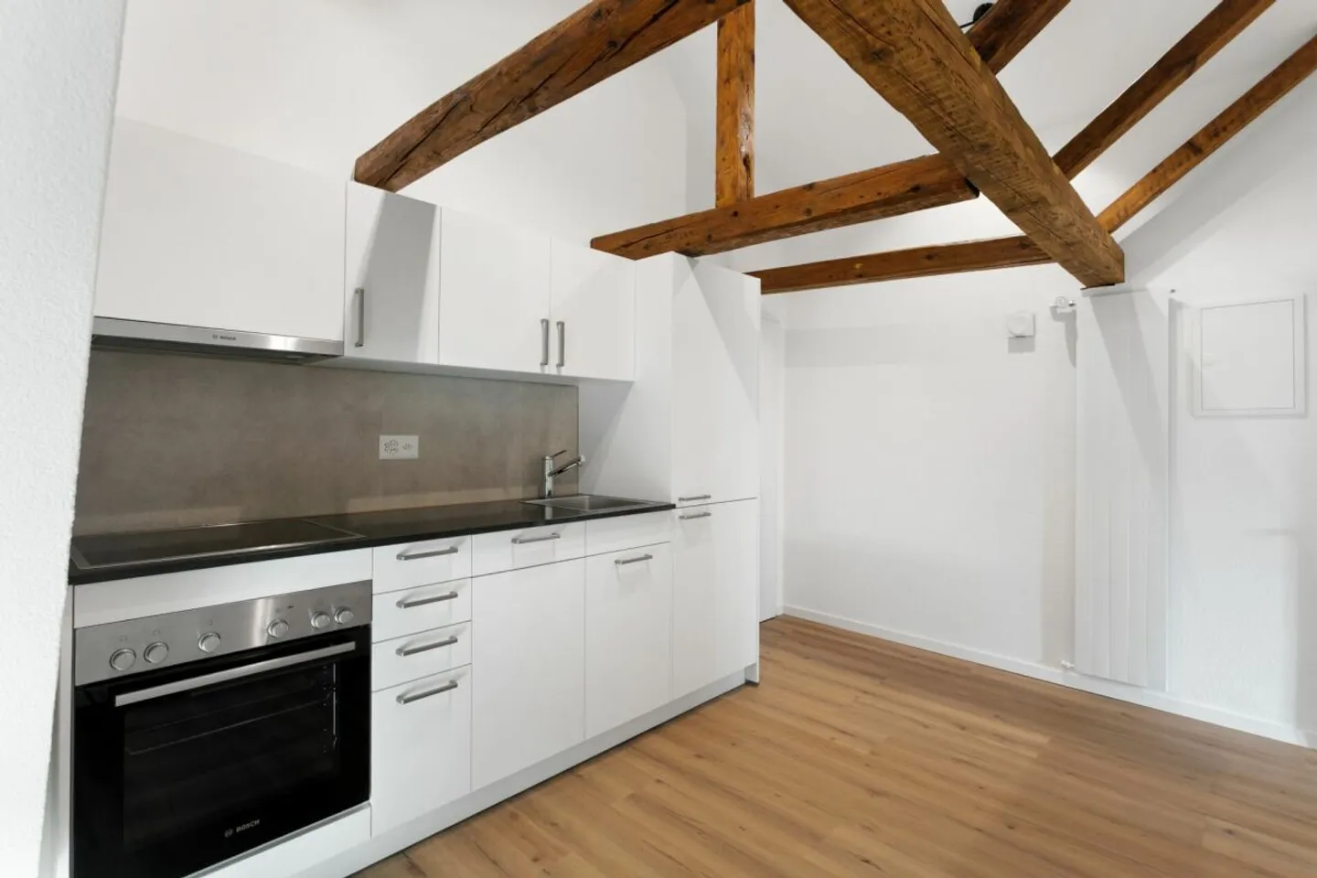 First rental: 2.5-room designer apartment - Photo 2 of 9