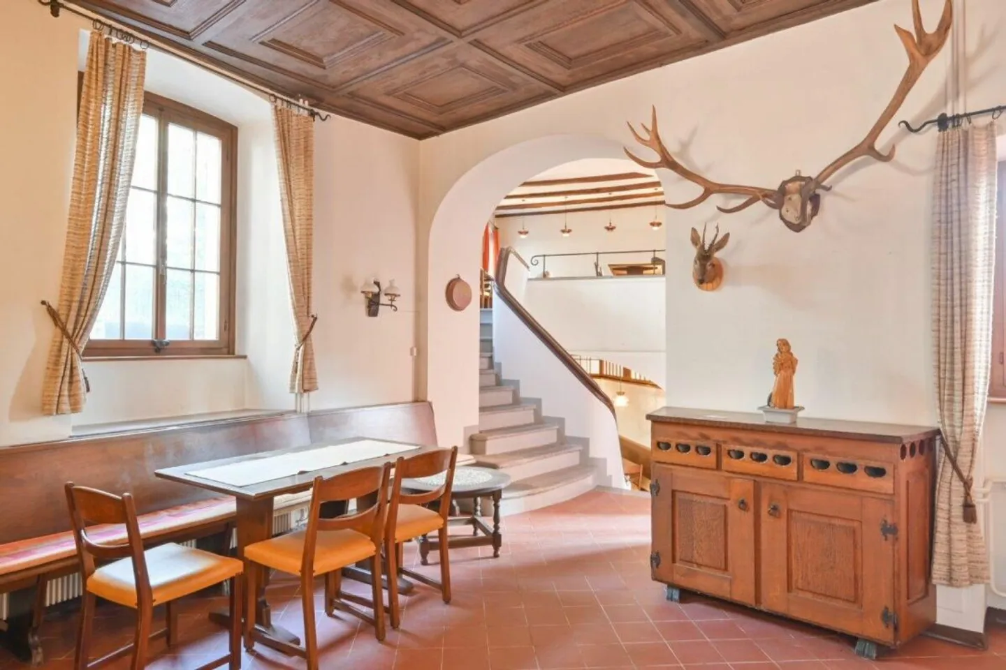 Historic Building in Locarno - Photo 4 of 13