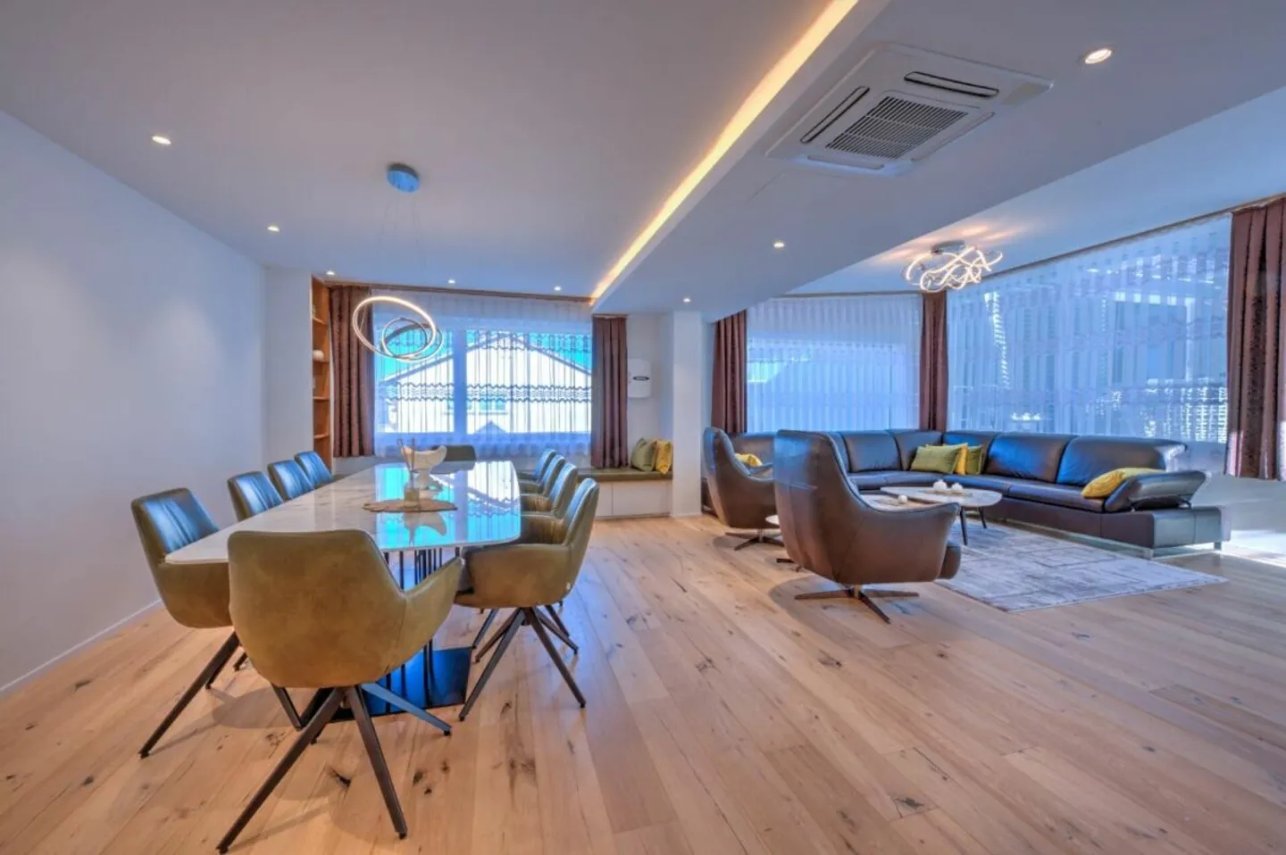 Vivre généreusement, utiliser de manière flexible - avec piscine et espace commercial - Photo 1 sur 12
