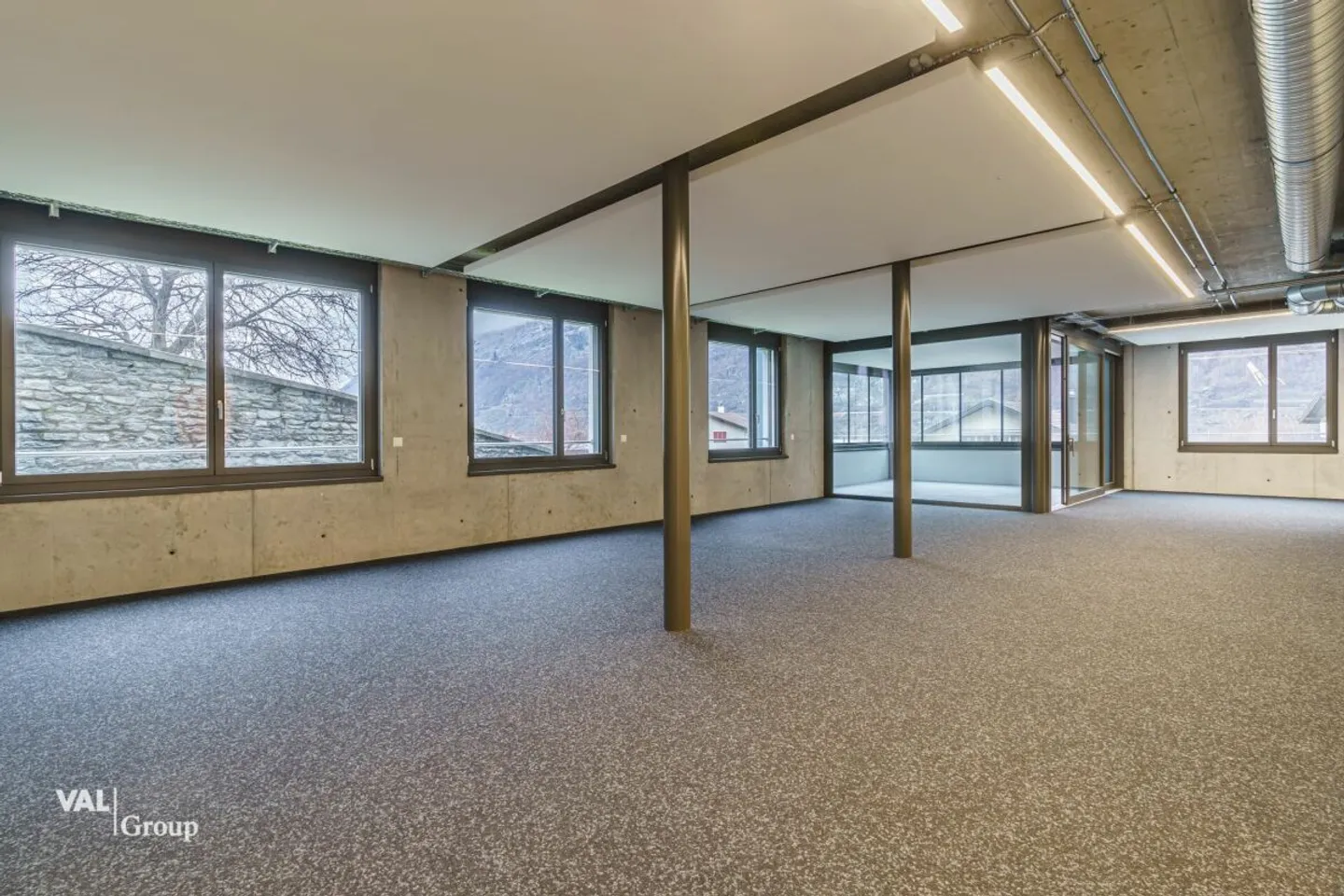 Centro servizi in una posizione eccellente con opzioni di utilizzo versatili - Foto 10 di 13