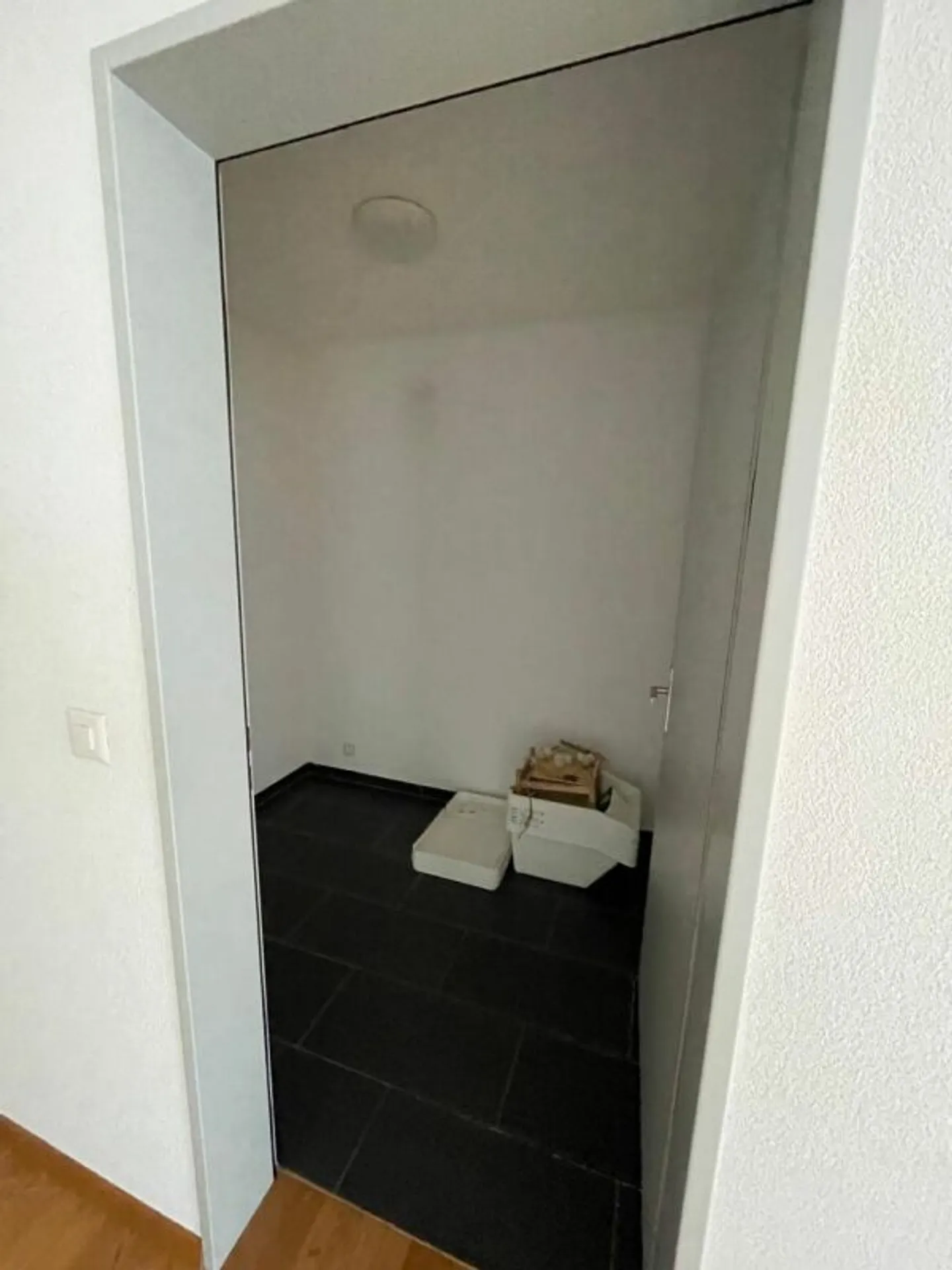 Appartement en attique ensoleillé avec grande terrasse - Photo 9 sur 10