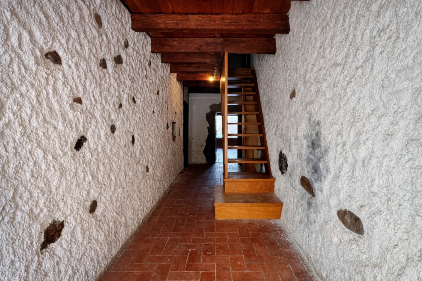 Casa di villaggio da ristrutturare - Grande potenziale - Foto 10 di 13