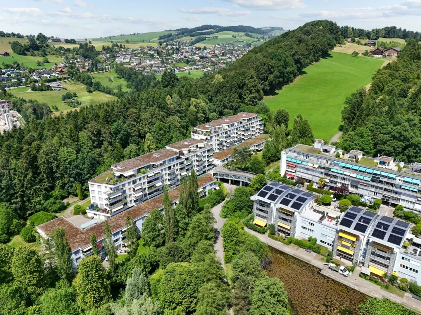 Appartamento 5.5 stanze con due balconi e vista sul Pilatus - Foto 9 di 11