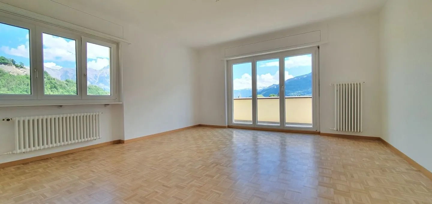 preiswerte 4.0-Zimmerwohnung mit Balkon in ruhiger Lage - Foto 1 von 8