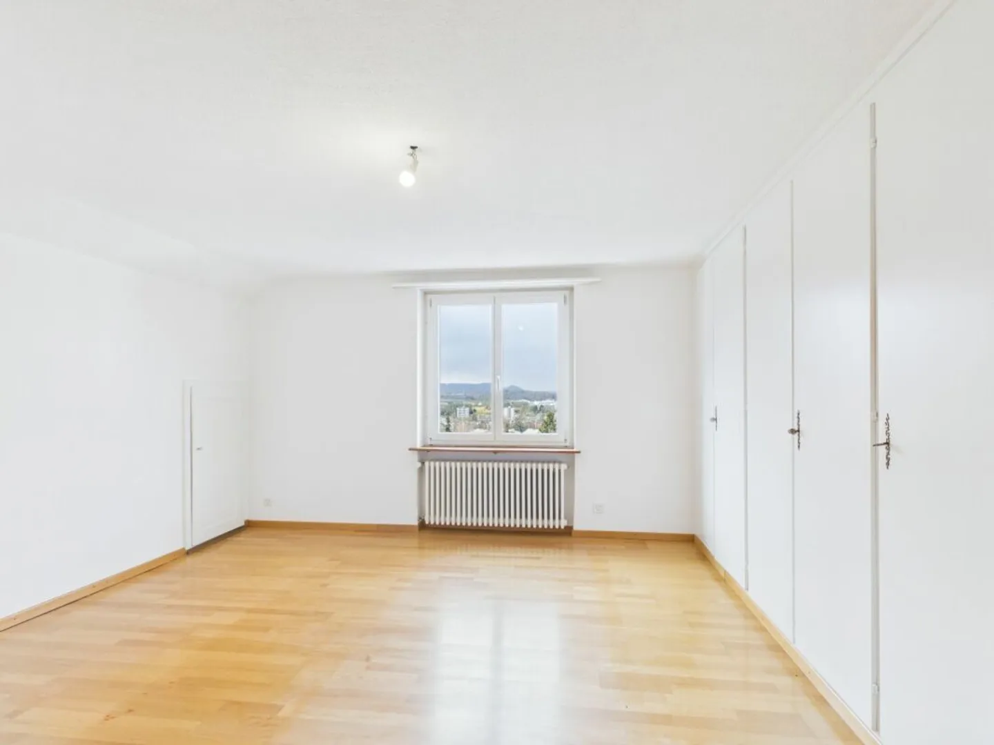 Ampia casa familiare con piscina - Foto 4 di 13