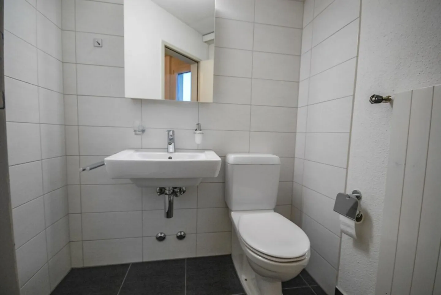 Grosszügige 4.5-Zimmer-Wohnung mit Balkon - Foto 7 von 12