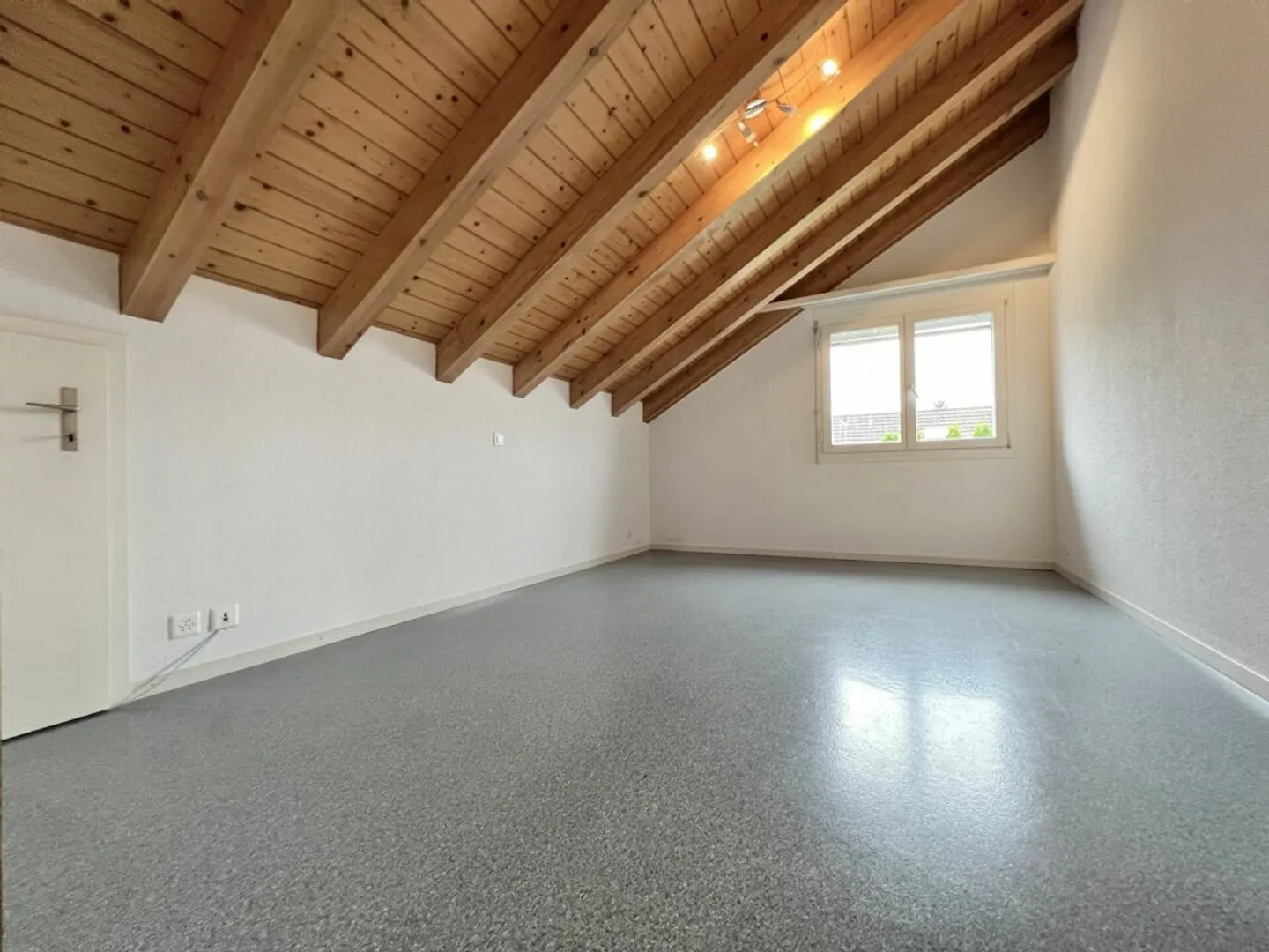 Charmante Dachwohnung - Foto 8 von 13