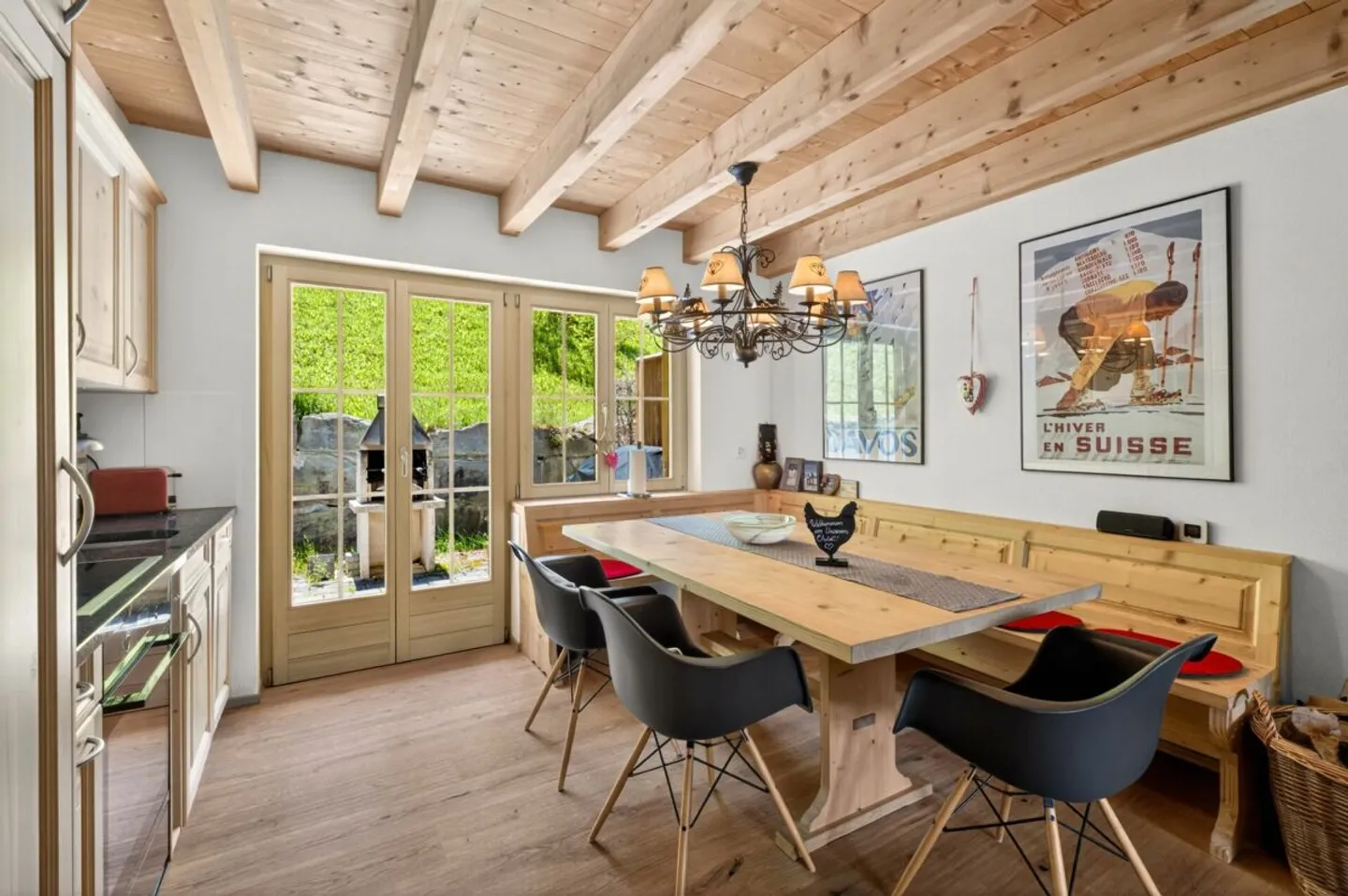 Chaletzauber 4.5 Zimmer-Maisonettewohnung mit atemberaubender Aussicht - Foto 5 von 13