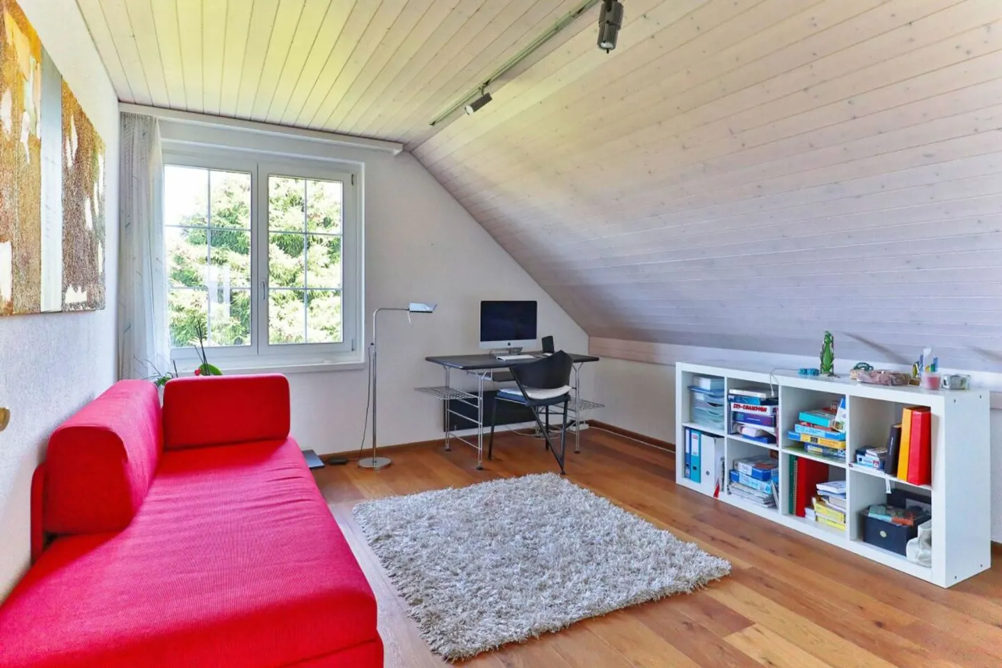 Charming Country House with Garden - Photo 10 of 13