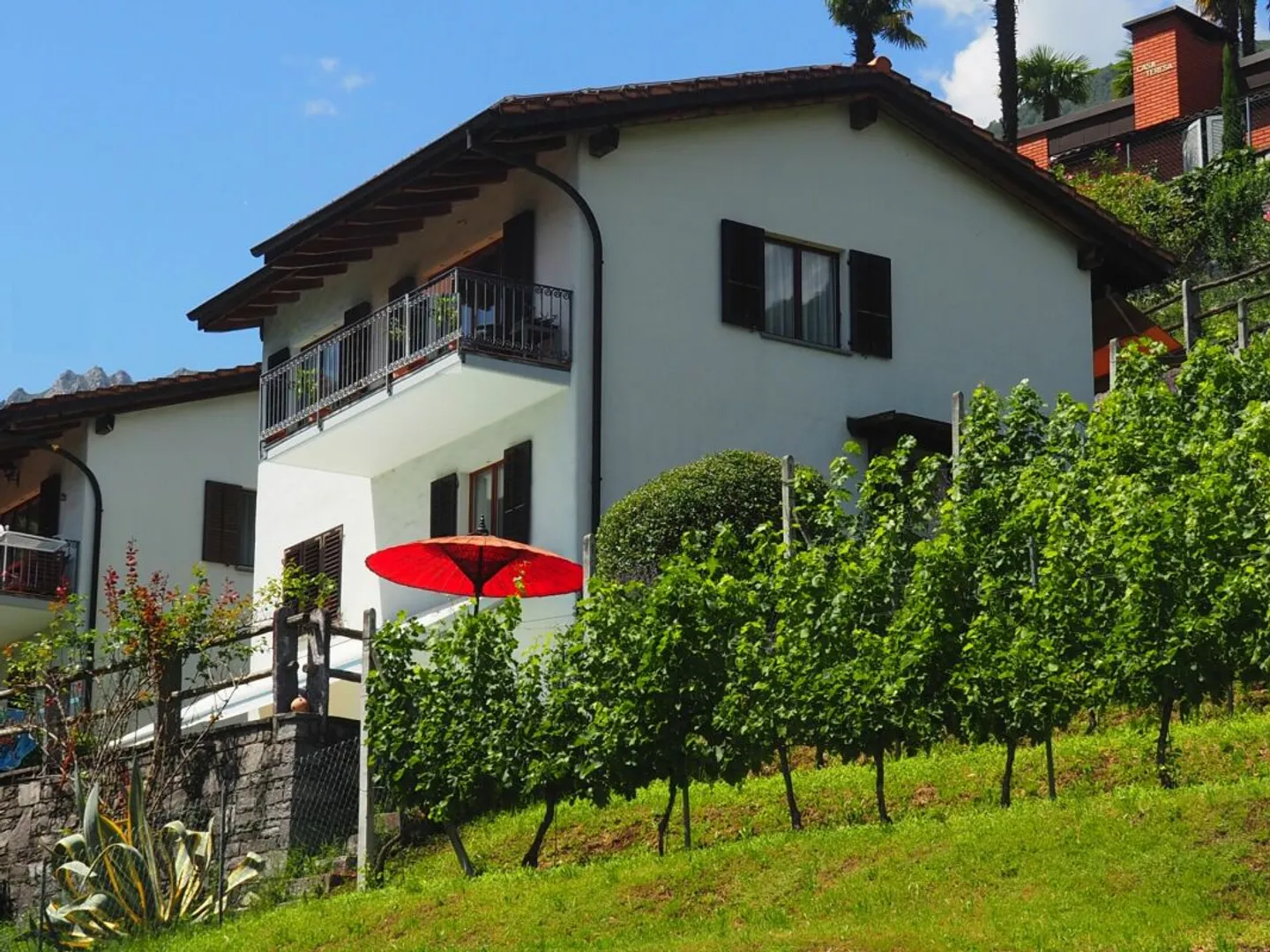 SOLD!!! Charming single-family house with pool and separate guest studio - Photo 1 of 13