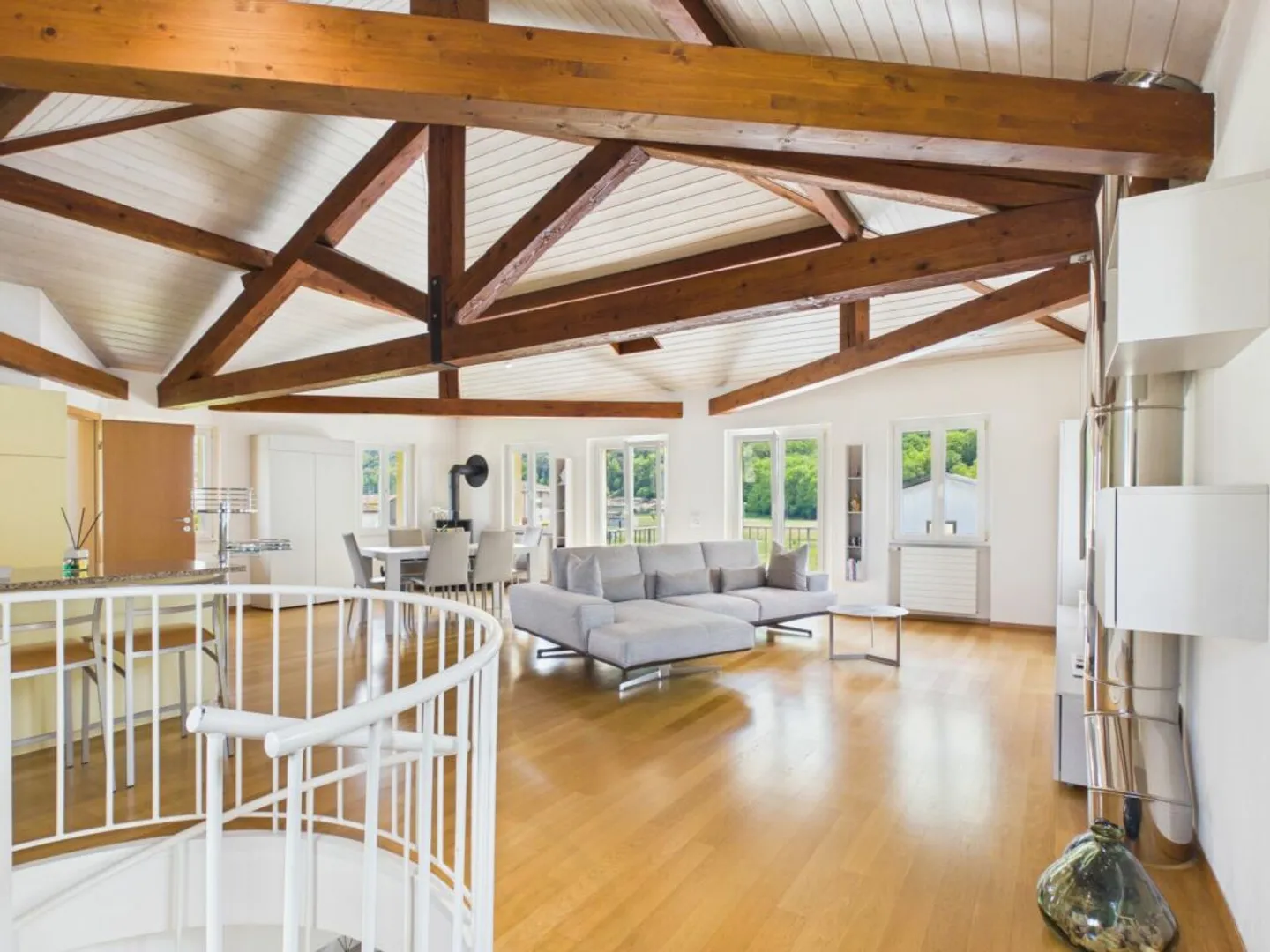 Bright single-family house with large garden and swimming pool - Photo 8 of 13