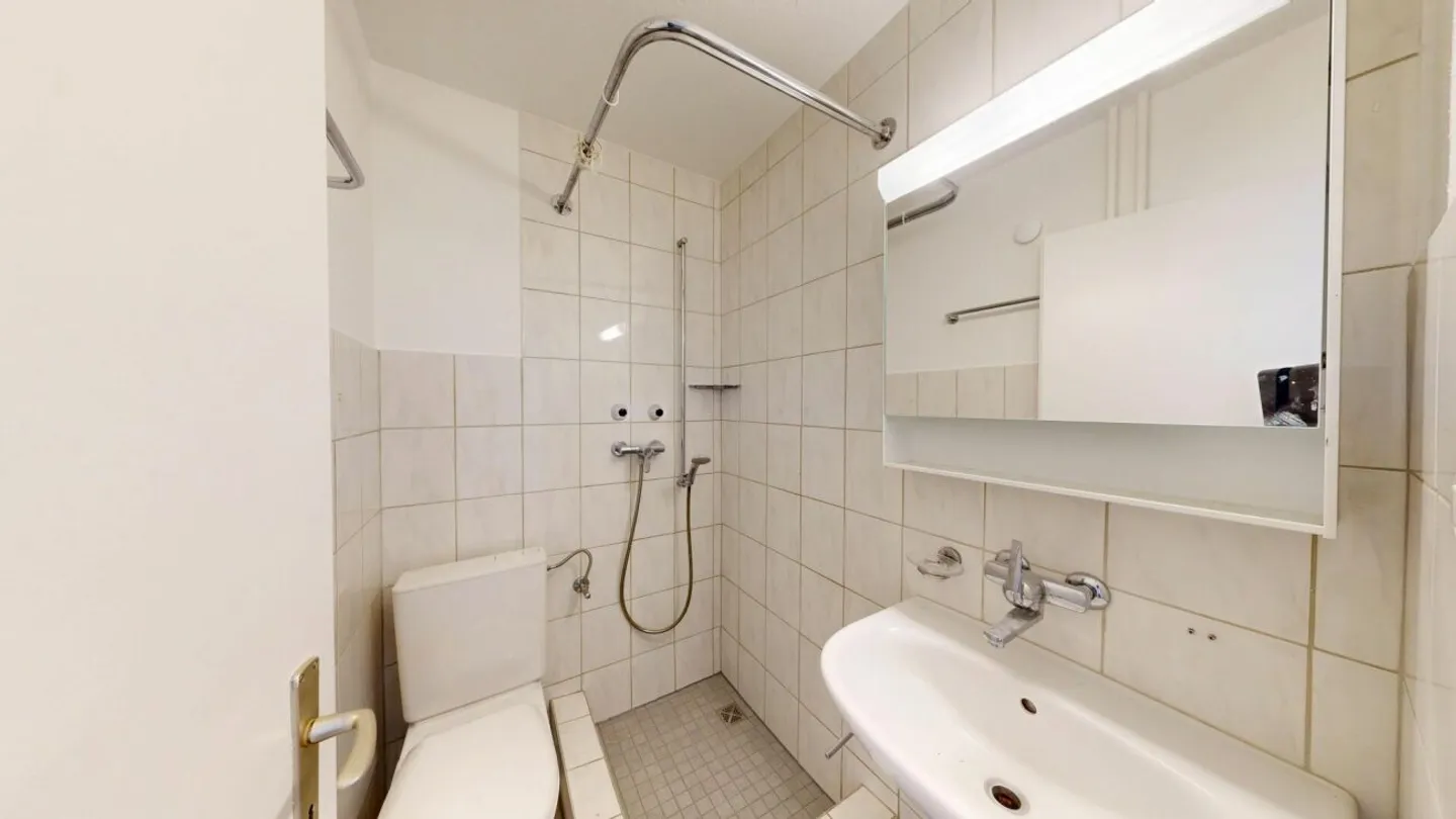 Zentral, ruhig und praktisch - ideale 1 Zimmerwohnung - Photo 3 sur 8
