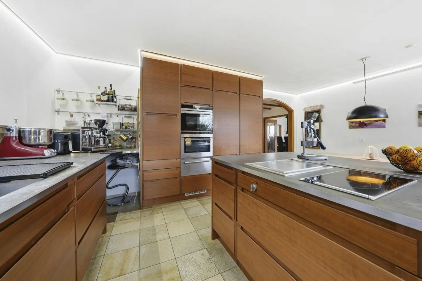 Proprietà unica con piscina naturale, vigneto e oasi spa nella posizione da sogno di Klingnau - Foto 12 di 13