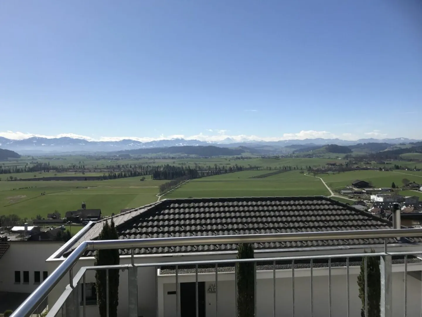 Appartement terrasse exclusif avec vue sur la nature et les montagnes - Photo 1 sur 10