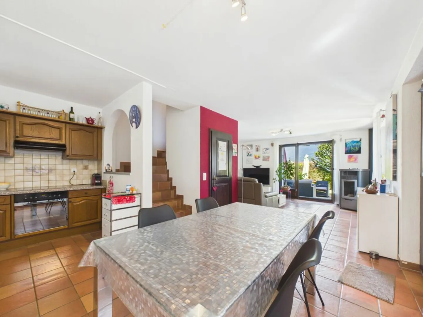 A small Ticinese gem in stone with private garden - Photo 6 of 13