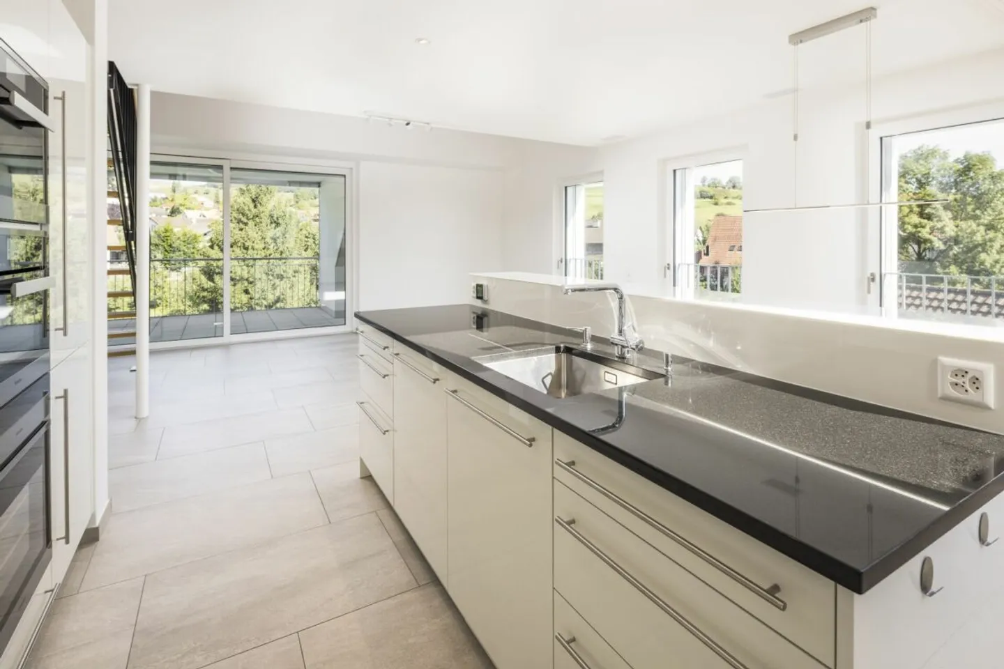 Appartamento da sogno di 3,5 stanze con galleria e balcone - Foto 3 di 13