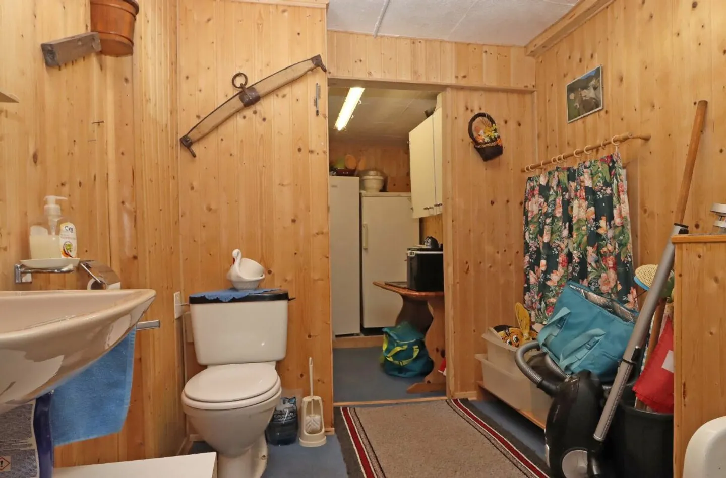 Detached and spacious weekend and holiday home in a sunny location in Obstalden - Photo 8 of 13