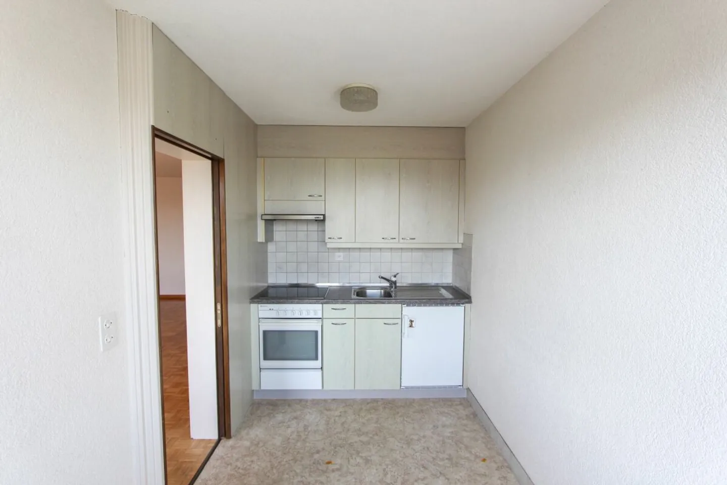 Appartement 1.5 pièces confortable, beau quartier résidentiel avec vue sur la verdure - Photo 3 sur 5