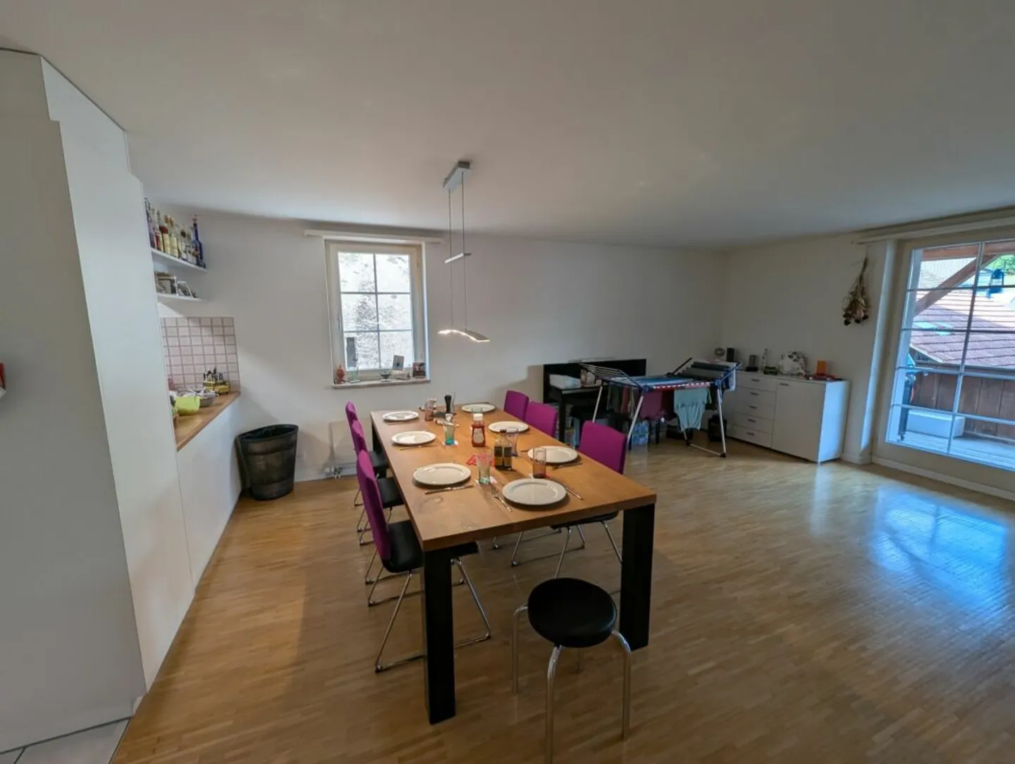 Appartement spacieux avec grand balcon - Photo 2 sur 7