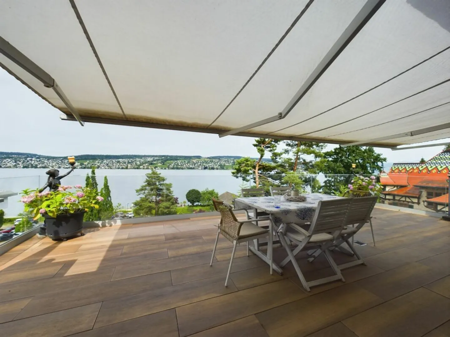 Luxushaus am Zürichsee - Foto 2 von 13