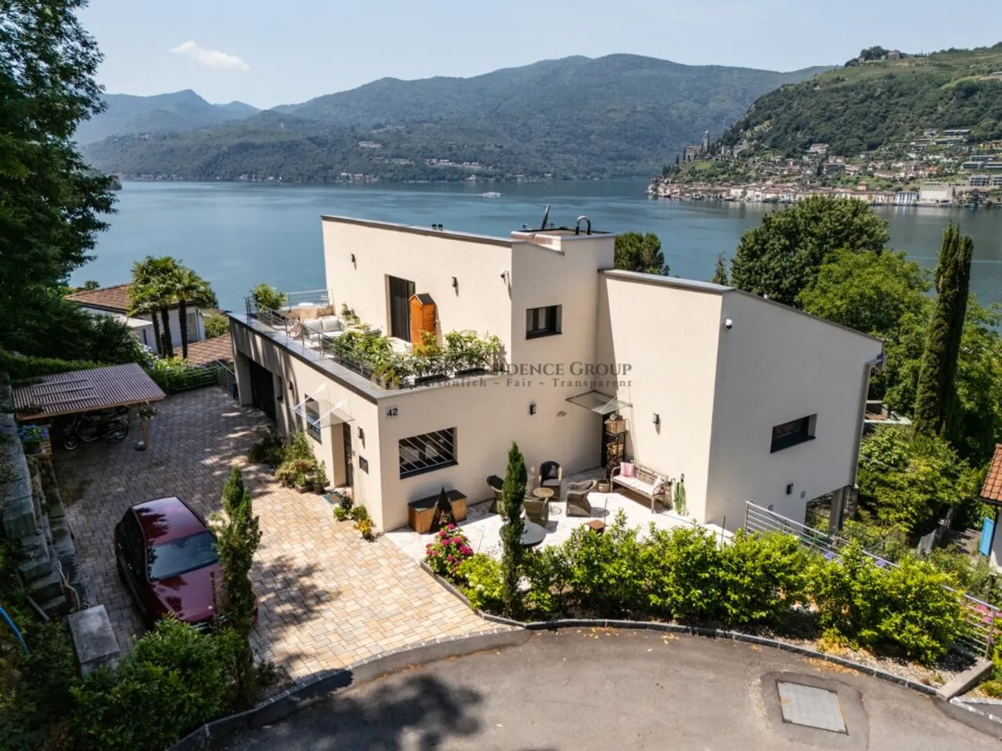 Prestigious modern villa with private Spa and lake view in Brusino Arsizio - Photo 1 of 13