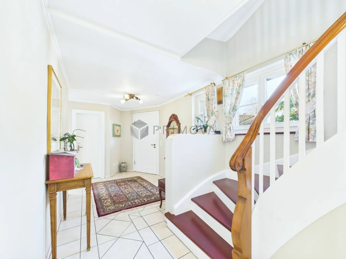 Country house villa with style, character and exceptional building land reserve - Photo 5 of 13