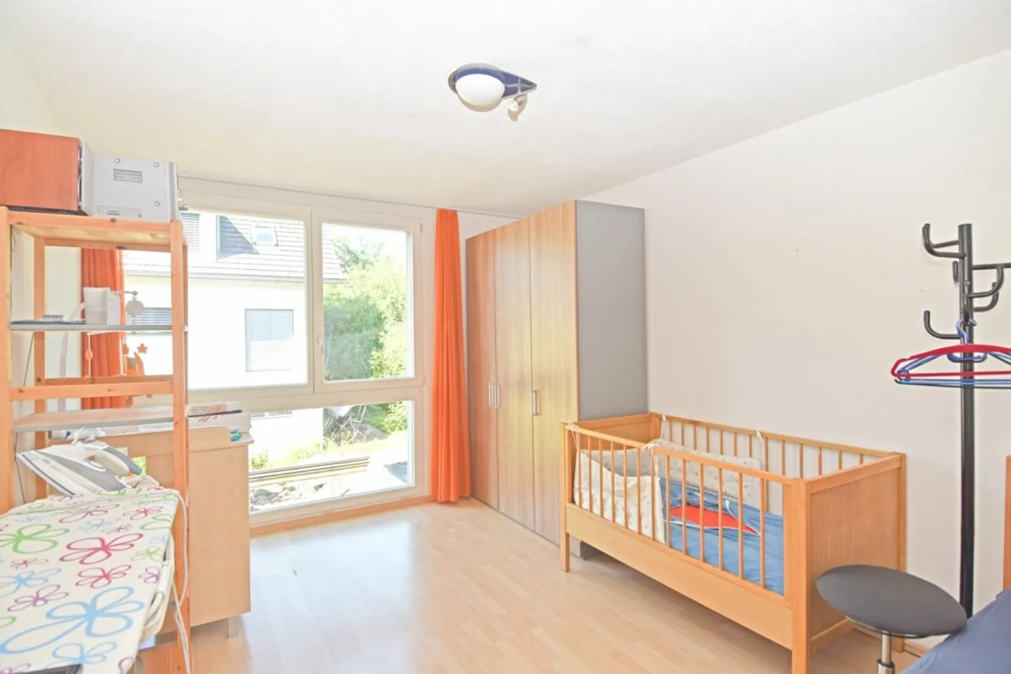 Vivere spazioso in un quartiere tranquillo - Foto 10 di 13