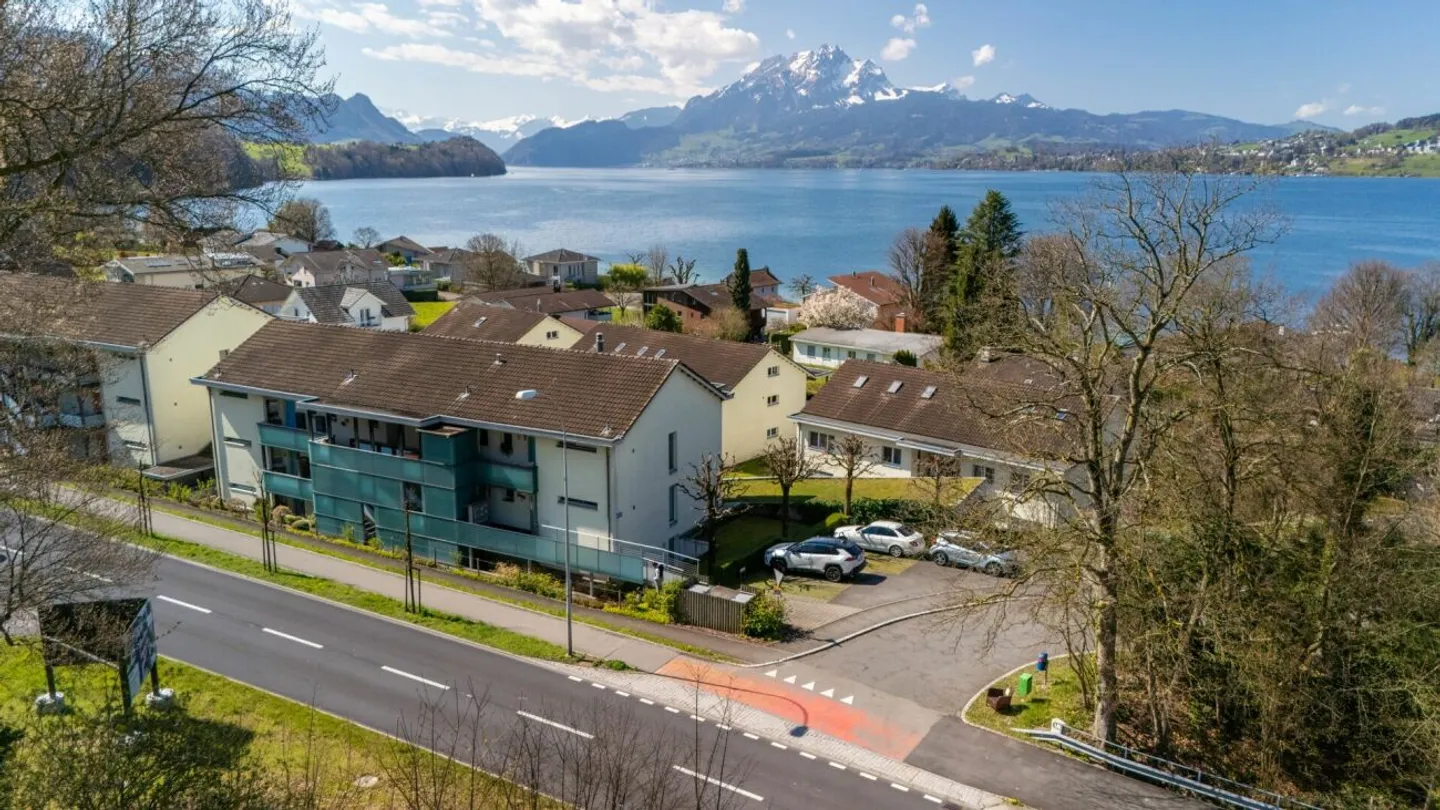 Dream home directly on Lake Lucerne & Rigi view (4.34% return) - Photo 1 of 13