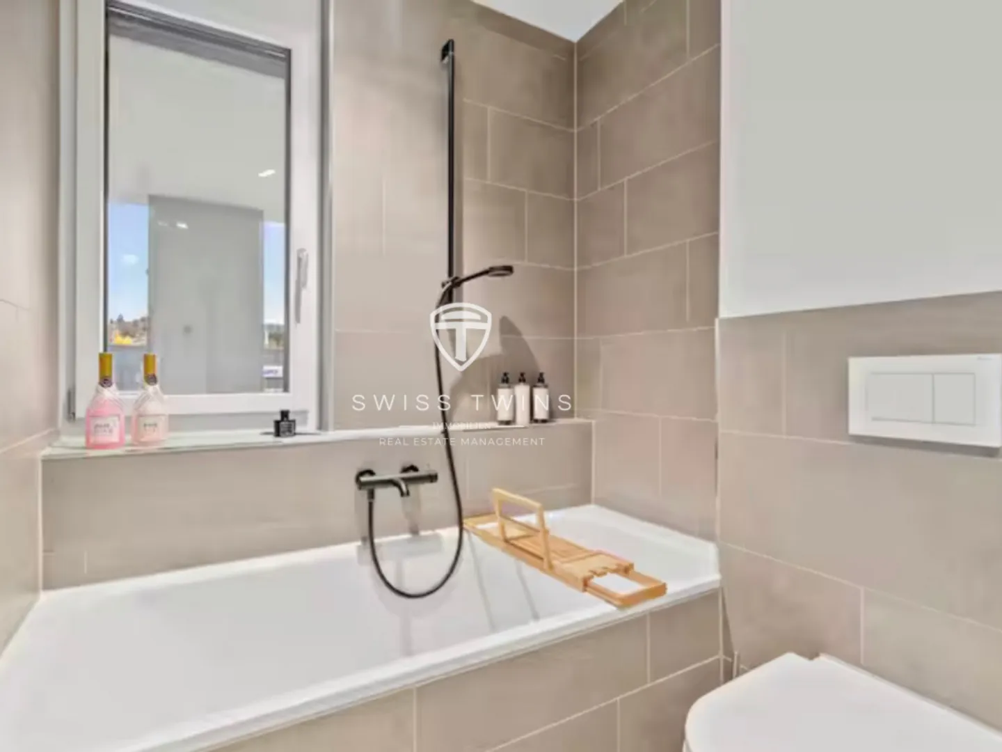 Appartamento di lusso con 3,5 stanze e terrazza privata di 132 m² con vista mozzafiato su Pilatus e Rigi - Foto 2 di 11